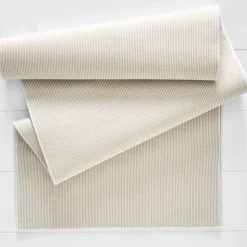 Amour Table Runner
