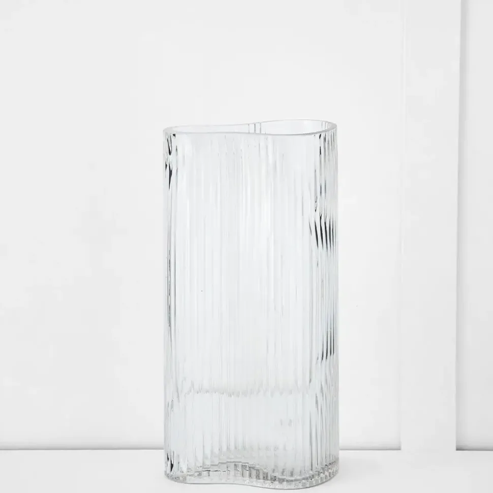 Christa Vase L