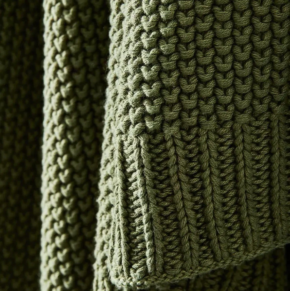 Constance Throw