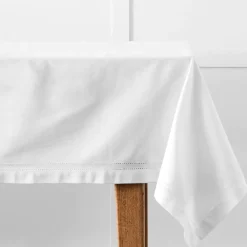 Hayman Tablecloth 150x220
