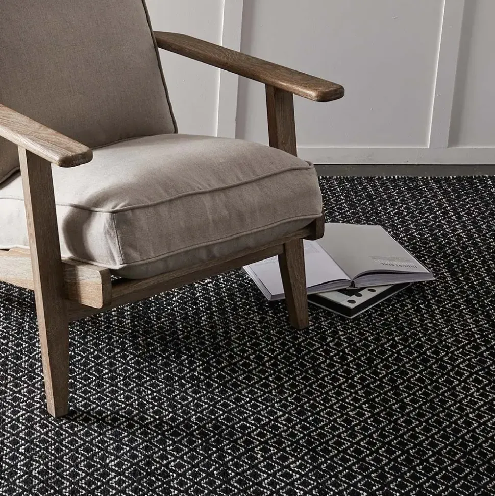 Jivika Rug - Ivory & Black