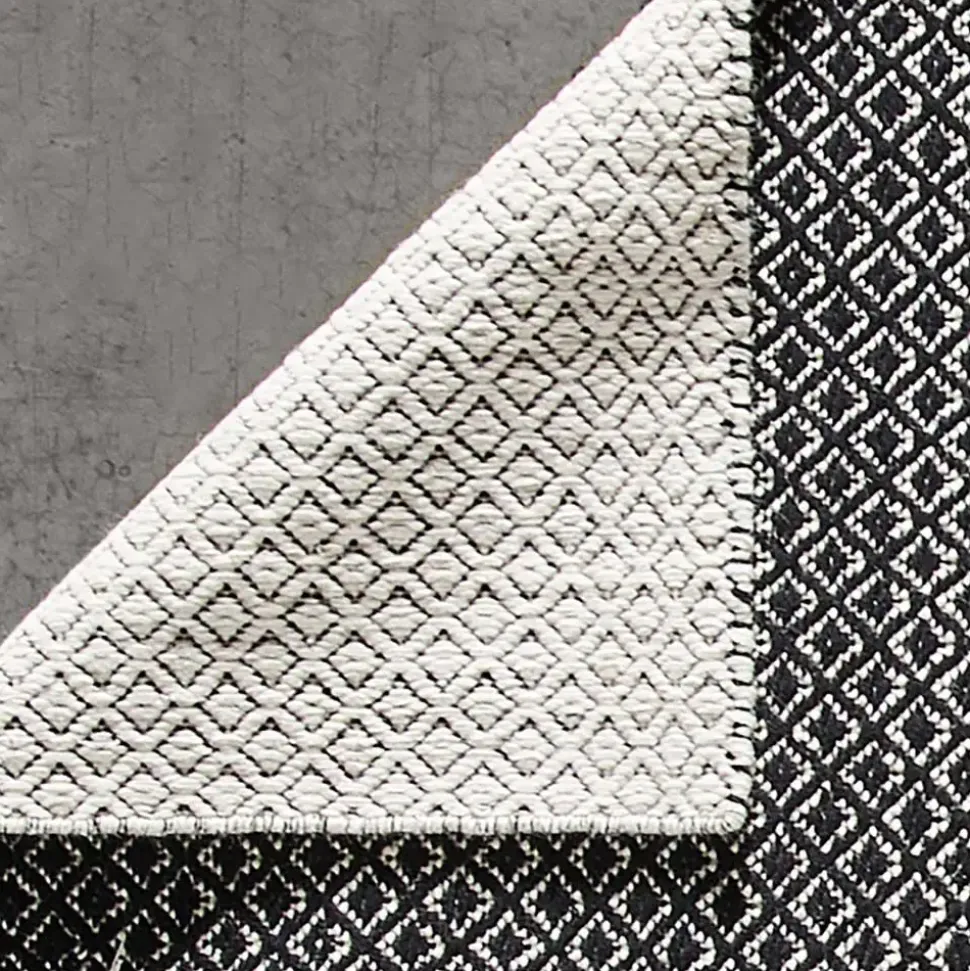 Jivika Rug - Ivory & Black