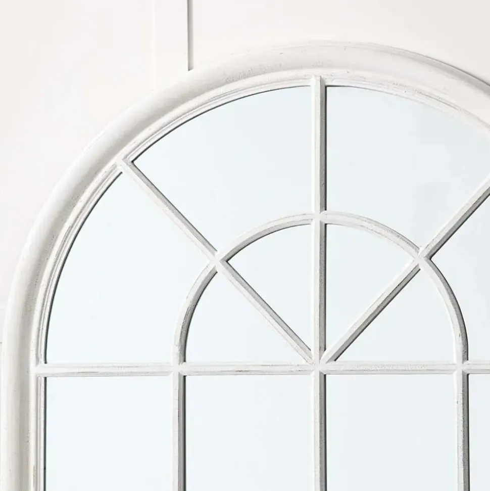 Martinique Curved Mirror