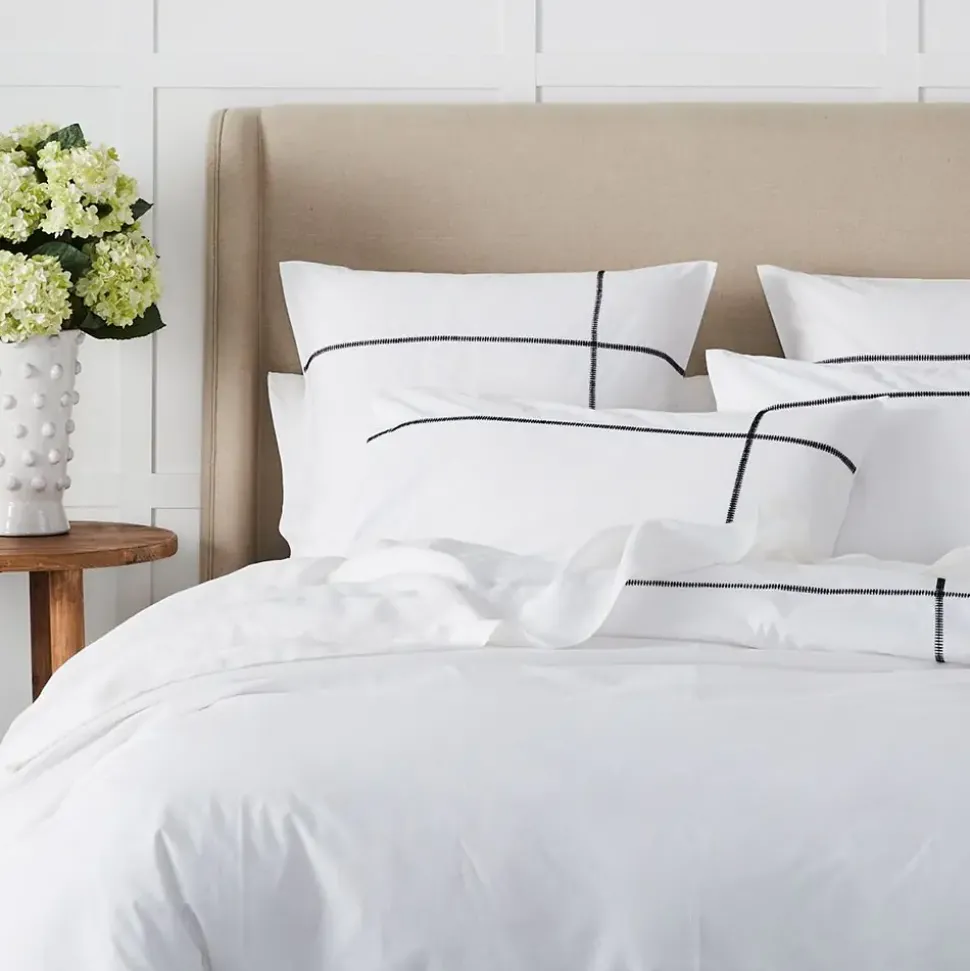 Metro Quilt Cover - White & Black