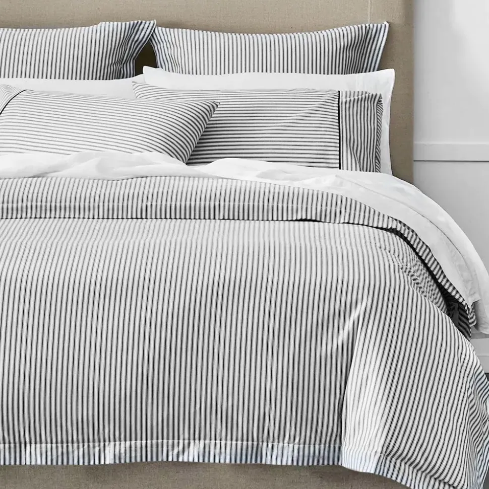 Parish Quilt Cover - Black & white