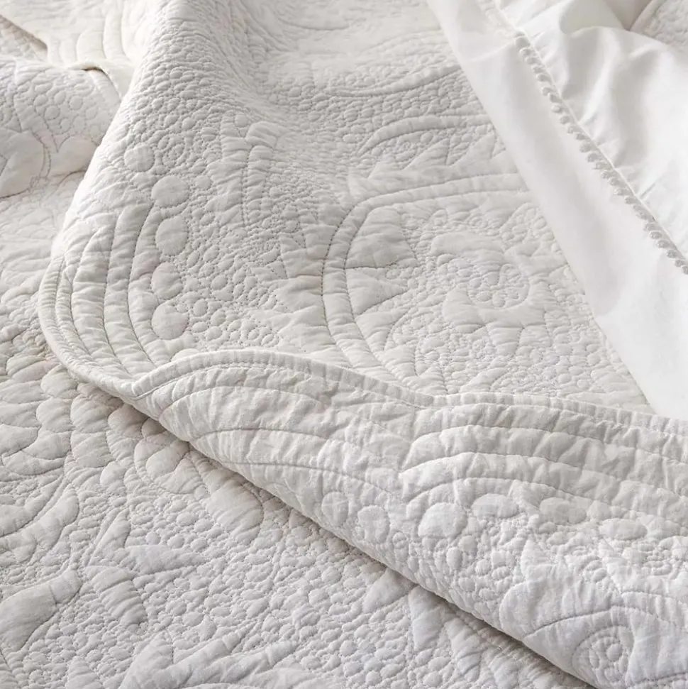 Pembroke Coverlet 240x260
