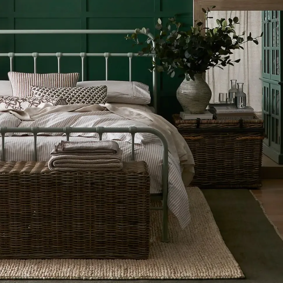 Quinn Queen Bed