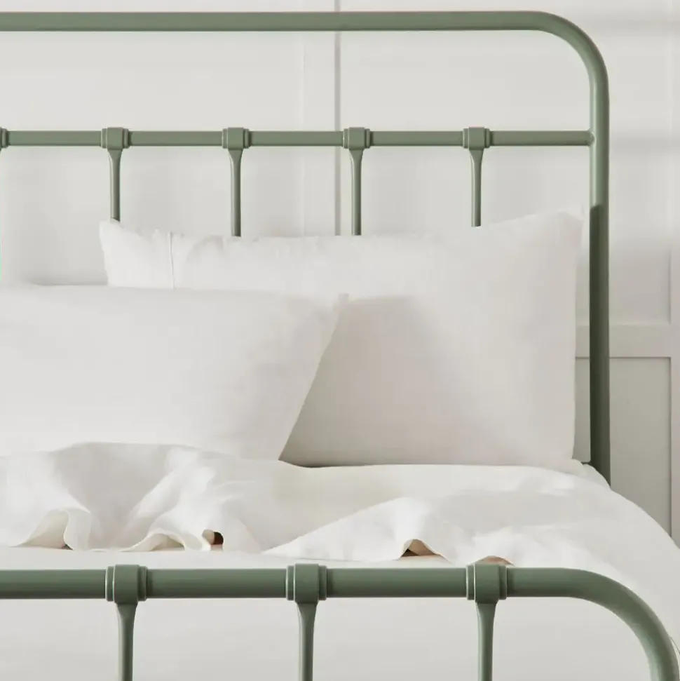 Quinn Queen Bed