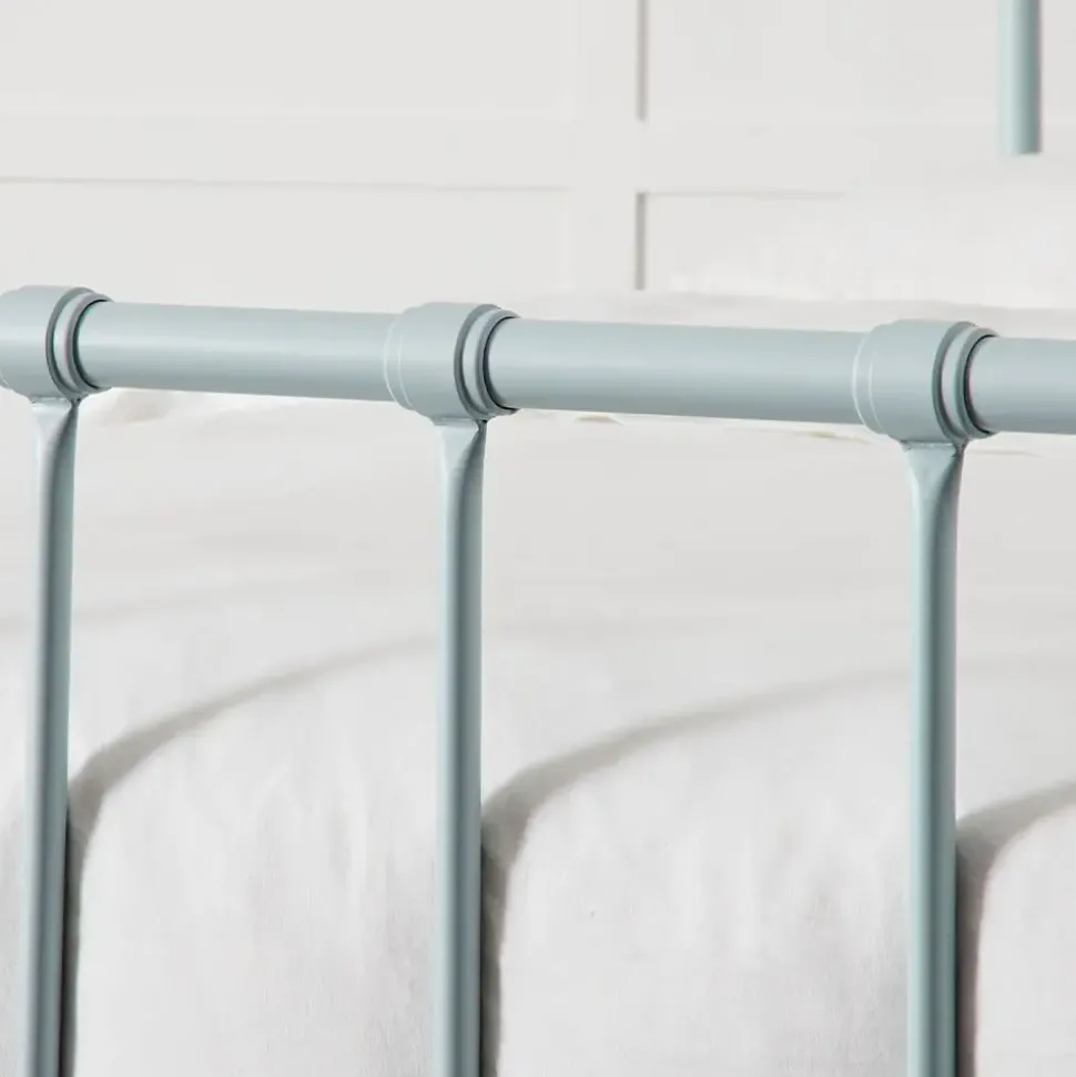 Quinn Queen Bed