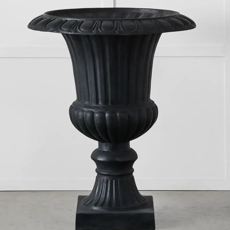Terrain Classic Urn